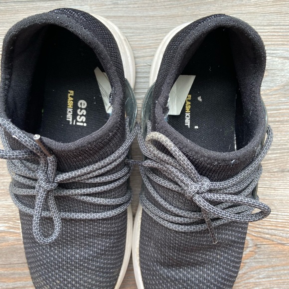 Vessi Flashknit Sneaker - Picture 7 of 7